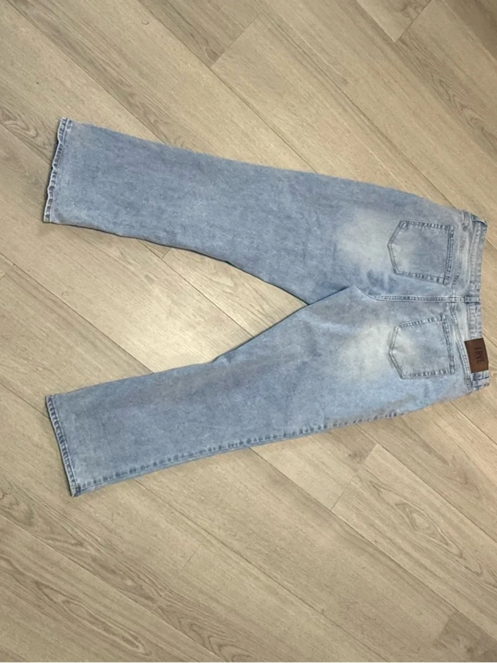 FRYE ligh denim wide leg Relaxed Fit Jeans